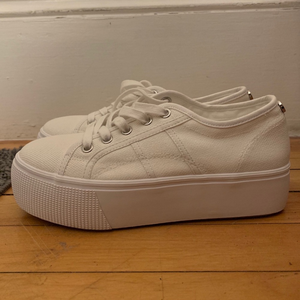 Steve Madden Emmi Platform Sneaker